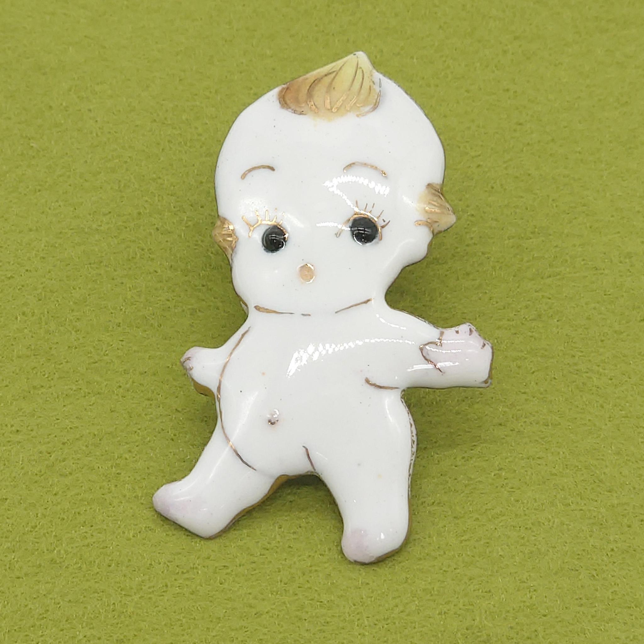 キューピー(A)の七宝焼ブローチ[受注制作]