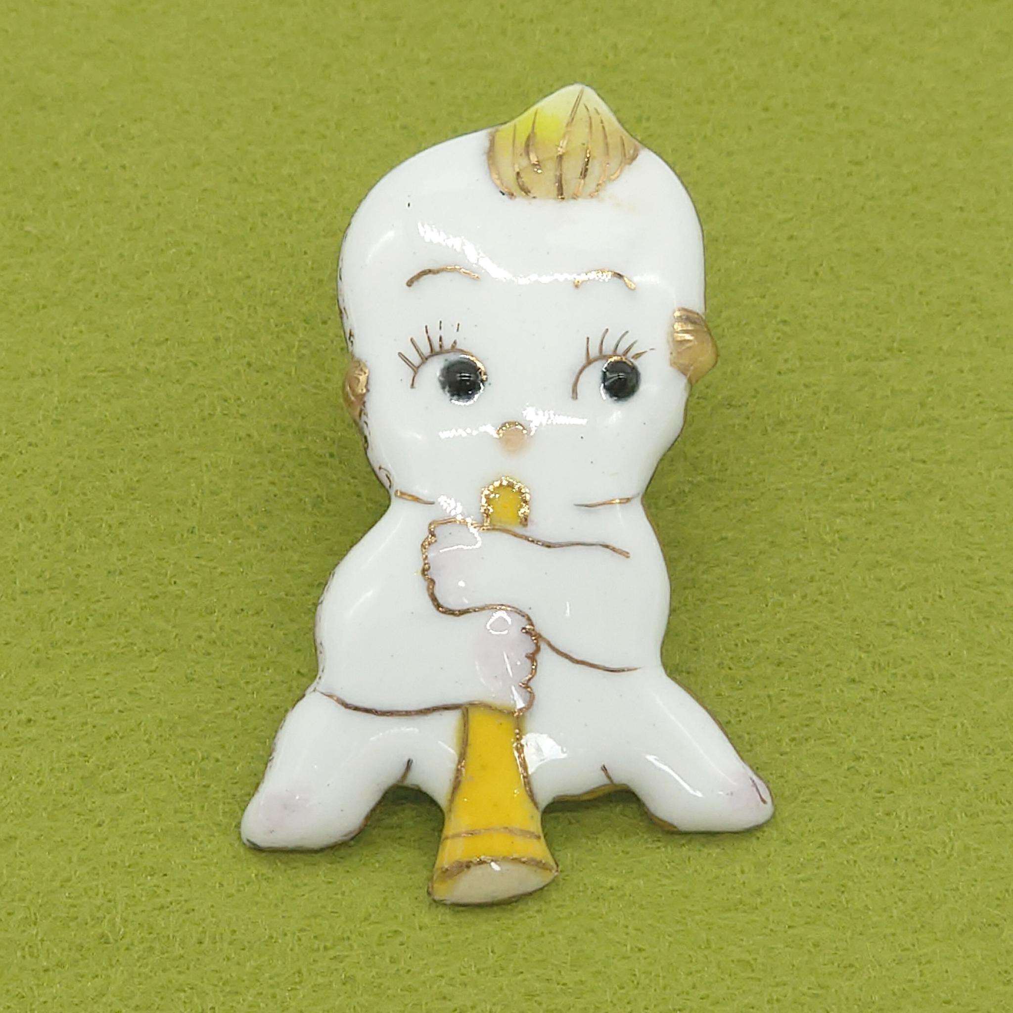 キューピー(D)の七宝焼ブローチ[受注制作]