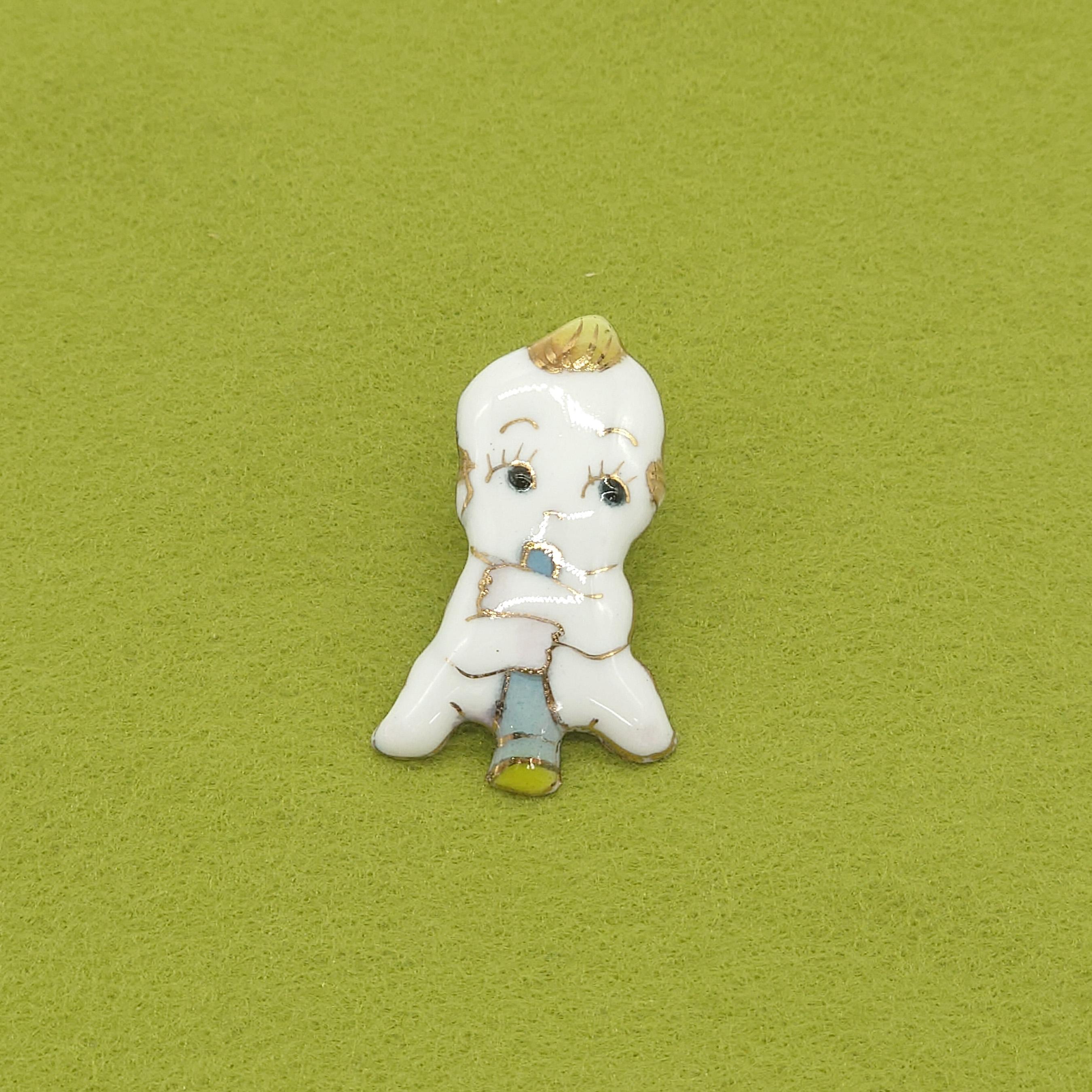 キューピー(d)の七宝焼ピンブローチ（ピンバッジ）[受注制作]1枚目の画像